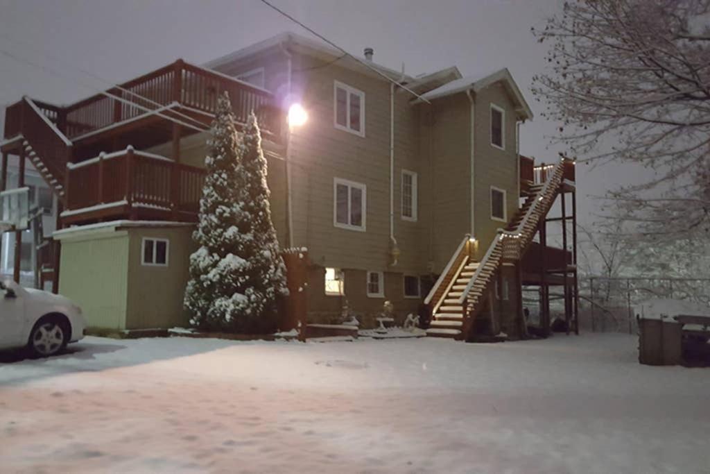Beautiful Apartment-5 Beds-Full Kitchen-Parking-Super Clean! 波士顿 外观 照片