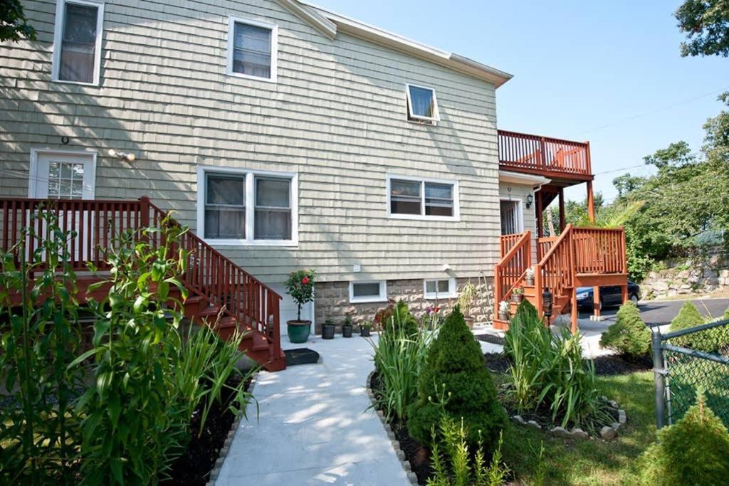 Beautiful Apartment-5 Beds-Full Kitchen-Parking-Super Clean! 波士顿 外观 照片