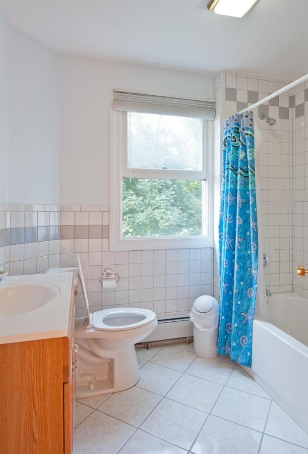 Beautiful Apartment-5 Beds-Full Kitchen-Parking-Super Clean! 波士顿 外观 照片