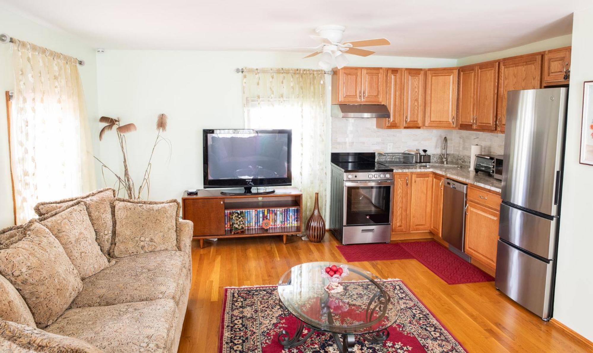 Beautiful Apartment-5 Beds-Full Kitchen-Parking-Super Clean! 波士顿 外观 照片